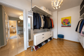 Großzügiges Einfamilienhaus mit Solar- & PV-Anlage, Sonnengarten und Pool im Herzen von Pulheim - Ankleidezimmer