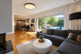Großzügiges Einfamilienhaus mit Solar- & PV-Anlage, Sonnengarten und Pool im Herzen von Pulheim - Wohnzimmer