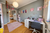 Großzügiges Einfamilienhaus mit Solar- & PV-Anlage, Sonnengarten und Pool im Herzen von Pulheim - Kinderzimmer 3