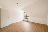 Wohnen auf zwei Ebenen! Helle Maisonettewohnung mit Balkon und Garage in Köln-Mengenich - Zimmer (z.b. Kinderzimmer)