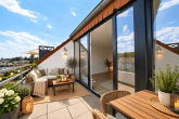 Wohnen auf zwei Ebenen! Helle Maisonettewohnung mit Balkon und Garage in Köln-Mengenich - Balkon- KI generiert