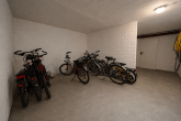 Wohnen auf zwei Ebenen! Helle Maisonettewohnung mit Balkon und Garage in Köln-Mengenich - Fahrradkeller