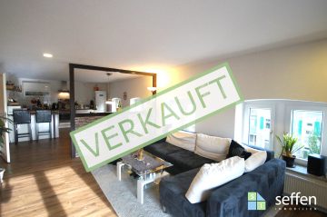 Zum verlieben: Charmante Wohnung im historischen Gebäude!, 51399 Burscheid, Wohnung