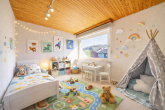 Doppelhaushälfte in Ruhiglage mit großem Garten, unverbaubarem Blick und Garage in Kürten - KI-generiertes Beispielbild Kinderzimmer 1.OG