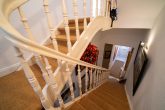 Stadthaus mit 2 Gewerbeeinheiten & 583 m² Grundstück in Köln-Bilderstöckchen - EG Treppe Eingang