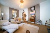 Stadthaus mit 2 Gewerbeeinheiten & 583 m² Grundstück in Köln-Bilderstöckchen - OG Wohnzimmer