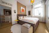 Stadthaus mit 2 Gewerbeeinheiten & 583 m² Grundstück in Köln-Bilderstöckchen - OG Schlafzimmer