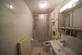 *Gepflegt, barrierefrei & ruhig gelegen: 1,5 Zimmer Etagenwohnung mit Loggia* - Duschbad