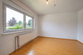 Familienfreundliches Reihenmittelhaus mit Südgarten und Garage in Erftstadt-Lechenich - Kinderzimmer geräumt durch KI