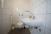 Geräumige, beheizbare Halle mit kleinem Büro und WC zentral in Euskirchen! - WC