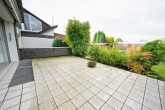 Charmantes Zweifamilienhaus mit großem Garten und Garage in beliebter Lage von Köln-Heimersdorf - Terrasse