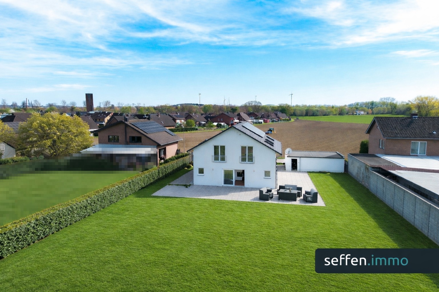 KfW 40+ Smart Home Einfamilienhaus mit Einliegerwohnung, Doppelgarage & Garten in Bedburg
