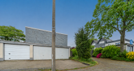 Charmantes Familiendomizil in Bestlage von Rondorf: 109m² Wfl. + 21m² Wintergarten mit Kaminofen - Garage (ganz links)