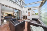 Charmantes Familiendomizil in Bestlage von Rondorf: 109m² Wfl. + 21m² Wintergarten mit Kaminofen - Kaminofen