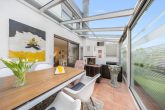 Charmantes Familiendomizil in Bestlage von Rondorf: 109m² Wfl. + 21m² Wintergarten mit Kaminofen - Wintergarten