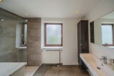 Charmantes Familiendomizil in Bestlage von Rondorf: 109m² Wfl. + 21m² Wintergarten mit Kaminofen - Duschbad