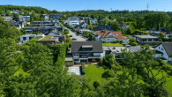 Exklusives Wohnensemble mit Pool, Traumgarten & flexiblen Nutzungsmöglichkeiten in Leichlingen - Rückansicht