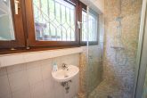 Exklusives Wohnensemble mit Pool, Traumgarten & flexiblen Nutzungsmöglichkeiten in Leichlingen - Duschbad Whg Nr. 2