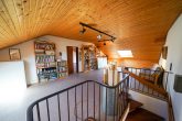 Traumlage in Bergheim! Familiengerechtes Eigenheim mit viel Platz und Einliegerwohnung im Grünen - Dachgeschoss