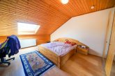 Großräumiges Eigenheim mit Einliegerwohnung und Garage in ruhiger Wohnlage von Quadrath-Ichendorf - ELW Schlafen