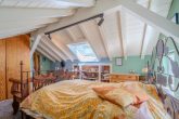 Exklusives Landhaus in idyllischer Alleinlage - historischer Charme trifft auf pure Natur - Schlafzimmer - DG