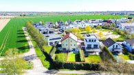 Familienfreundliche Doppelhaushälfte mit Garten, Garage und Wärmepumpe in Köln-Lövenich - Luftaufnahme