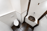 Architektonisches Unikat mit Waldgrundstück in Burscheid-Landscheid - Gäste-WC