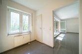 Moderne 3-Zimmer-Wohnung mit Balkon und Tiefgarage in Köln-Brück - Küche