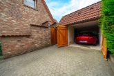 Energieeffizienzklasse A: Großzügiges EFH mit 2 Garagen und neuer Wärmepumpe in Bergheim-Büsdorf - Garage rechts