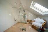 Einzigartiges Wohnhaus mit zwei Gewerbeeinheiten in Köln-Bilderstöckchen - DG Bad
