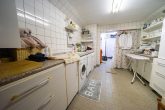 Einzigartiges Wohnhaus mit zwei Gewerbeeinheiten in Köln-Bilderstöckchen - KG Waschküche