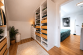 Exklusives KfW-40-Plus Einfamilienhaus mit Smart Home, Sauna & Doppelgarage in Bedburg-Kaster - Ankleide