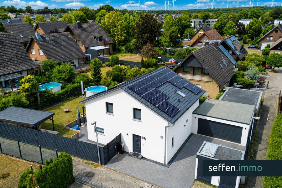Exklusives KfW-40-Plus Einfamilienhaus mit Smart Home, Sauna & Doppelgarage in Bedburg-Kaster