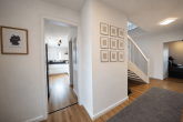 Exklusives KfW-40-Plus Einfamilienhaus mit Smart Home, Sauna & Doppelgarage in Bedburg-Kaster - Eingangsbereich