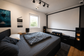 Exklusives KfW-40-Plus Einfamilienhaus mit Smart Home, Sauna & Doppelgarage in Bedburg-Kaster - Gäste-Zimmer