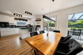 Exklusives KfW-40-Plus Einfamilienhaus mit Smart Home, Sauna & Doppelgarage in Bedburg-Kaster - Essbereich & Wohnküche