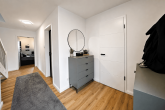 Exklusives KfW-40-Plus Einfamilienhaus mit Smart Home, Sauna & Doppelgarage in Bedburg-Kaster - Eingangsbereich