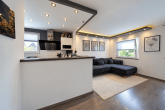 Moderne 3-Zimmer-Eigentumswohnung mit Balkon & Garage zentral in Leverkusen-Bürrig - Küche & Wohnbereich