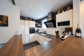 Moderne 3-Zimmer-Eigentumswohnung mit Balkon & Garage zentral in Leverkusen-Bürrig - Einbauküche
