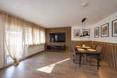 Moderne 3-Zimmer-Eigentumswohnung mit Balkon & Garage zentral in Leverkusen-Bürrig - Wohn- und Essbereich