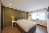 Moderne 3-Zimmer-Eigentumswohnung mit Balkon & Garage zentral in Leverkusen-Bürrig - Elternschlafzimmer