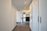 Moderne 3-Zimmer-Eigentumswohnung mit Balkon & Garage zentral in Leverkusen-Bürrig - Flur