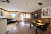Moderne 3-Zimmer-Eigentumswohnung mit Balkon & Garage zentral in Leverkusen-Bürrig - Wohn- und Essbereich
