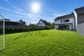 Ankommen und wohlfühlen: modernes Einfamilienhaus mit Kamin, Garten und Garage in Hürth-Kendenich - Garten