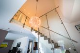 Energieeffizient, luxuriös & modern: Architektenhaus mit Domblick in Ruhiglage von Bergisch Gladbach - Treppenhaus
